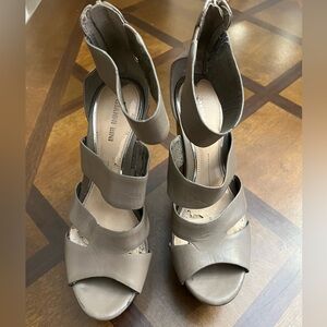 Gianni Bini 8M wedges